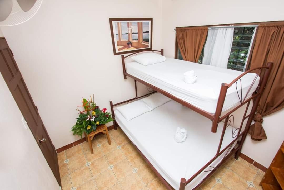 New Hostel Manuel Antonio, Meet New People Dış mekan fotoğraf
